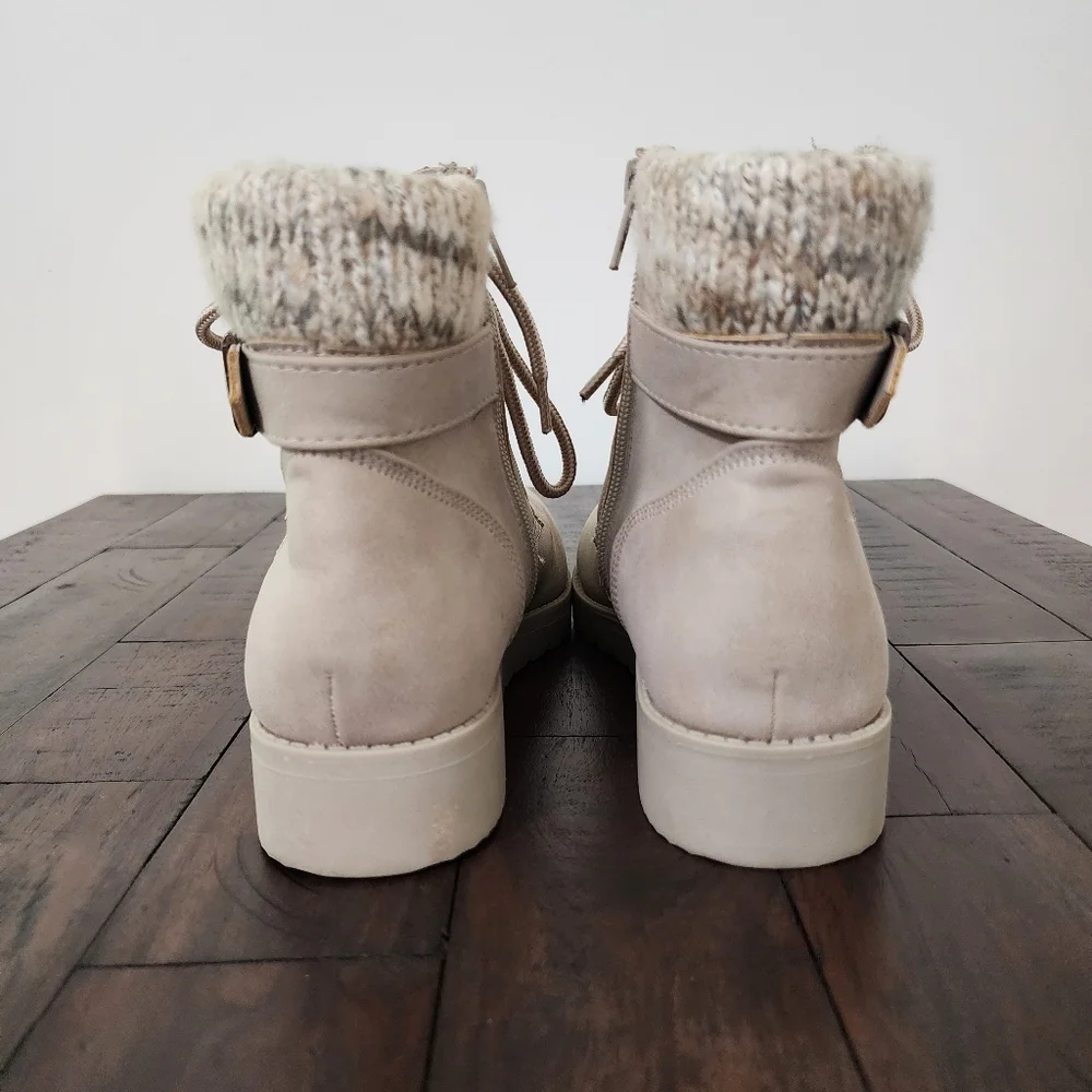 St. John's Bay Frampton Taupe Lace-up Knit Cuff Buckle Boots Sz 7 Classic Casual - Picture 11 of 12